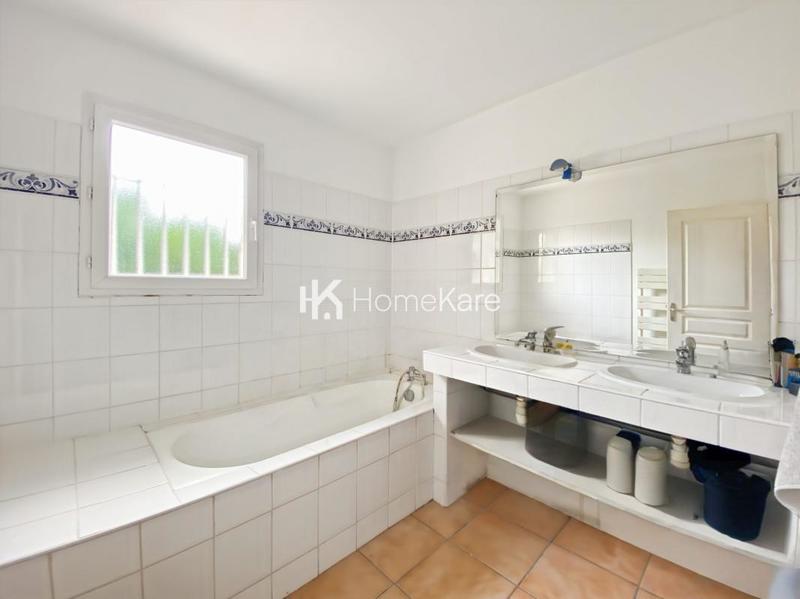 Maison - 140 m² - 6 pièces