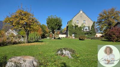 Maison - 322 m² - 13 pièces