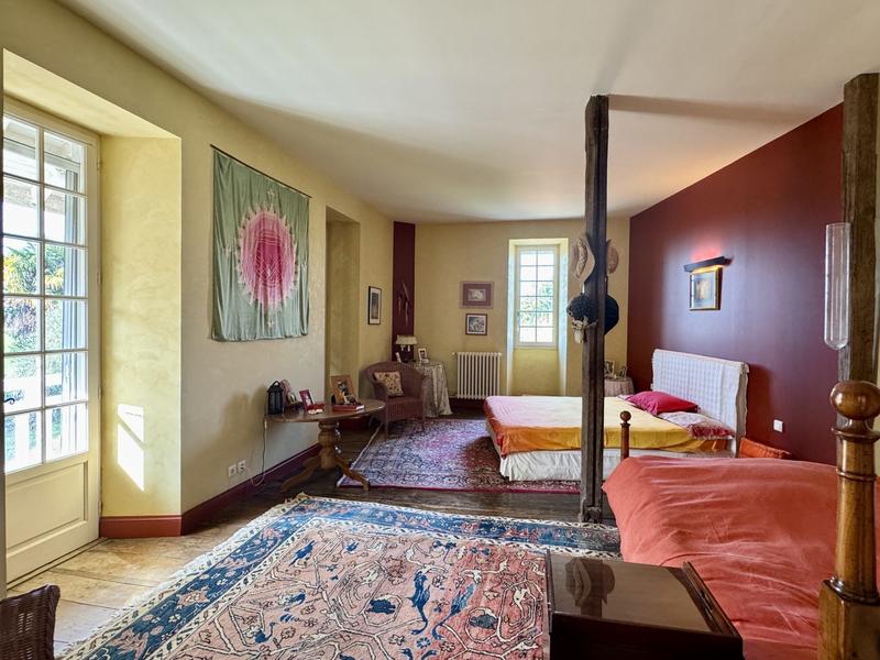 Maison - 408 m² - 7 pièces