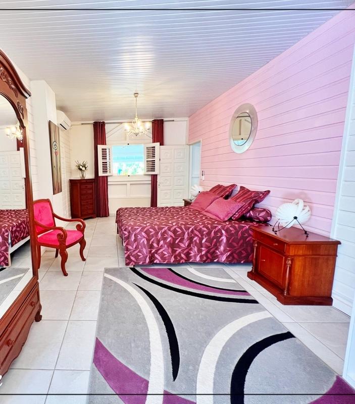 Maison - 231 m² - 7 pièces