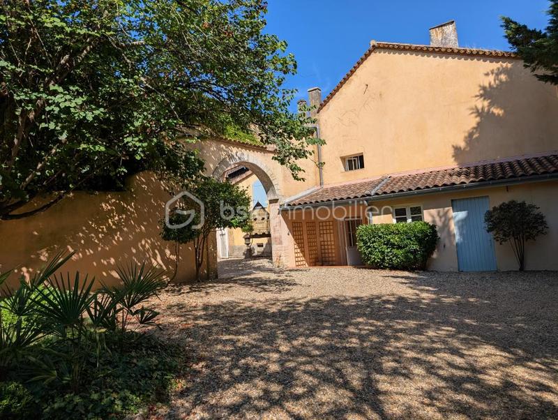 Maison - 296 m² - 9 pièces