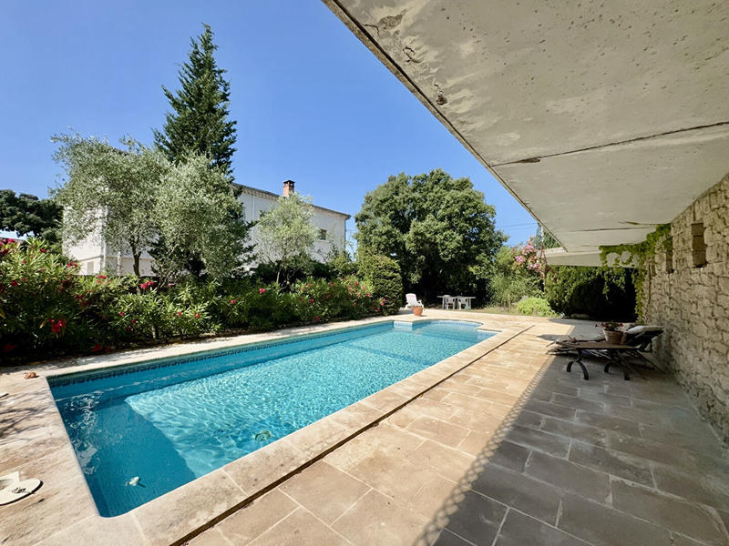 Maison - 220 m² - 6 pièces