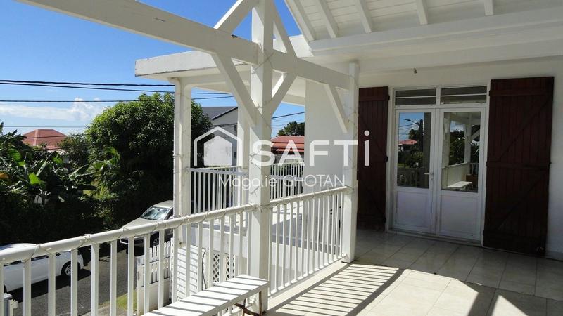 Maison - 174 m² - 9 pièces