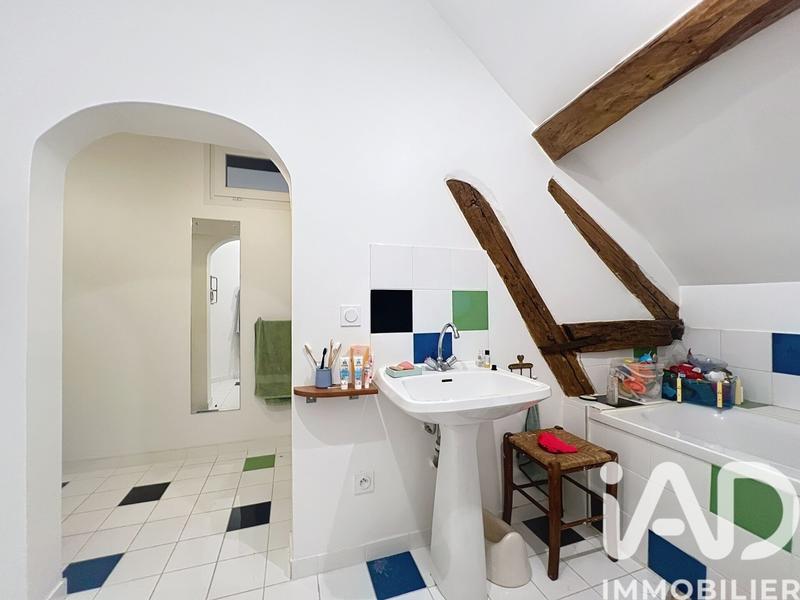Maison - 241 m² - 7 pièces