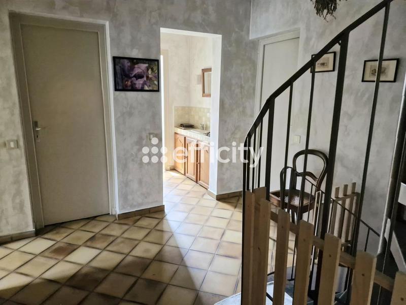 Maison - 157 m² - 7 pièces