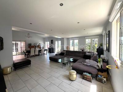 Maison - 280 m² - 7 pièces