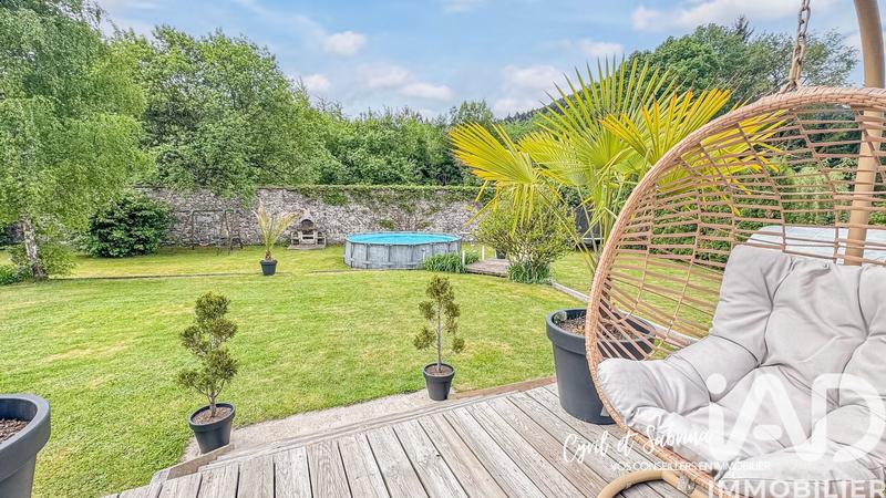 Maison - 253 m² - 10 pièces