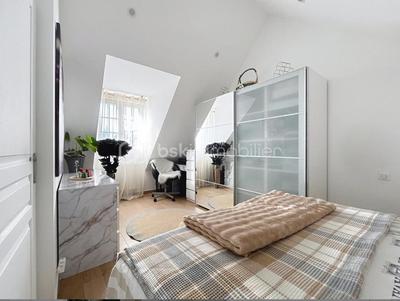 Maison - 190 m² - 11 pièces