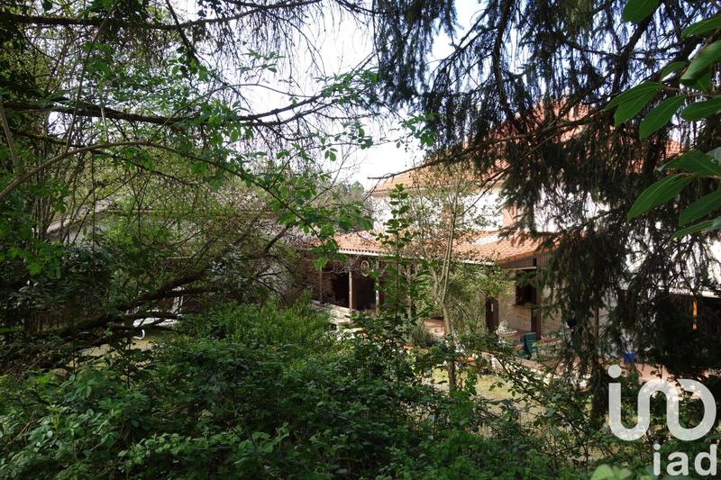 Maison - 220 m² - 6 pièces