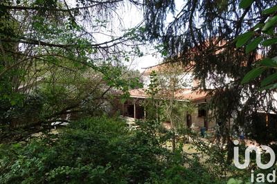 Maison - 220 m² - 6 pièces