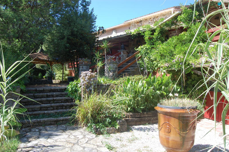 Maison - 250 m² - 10 pièces