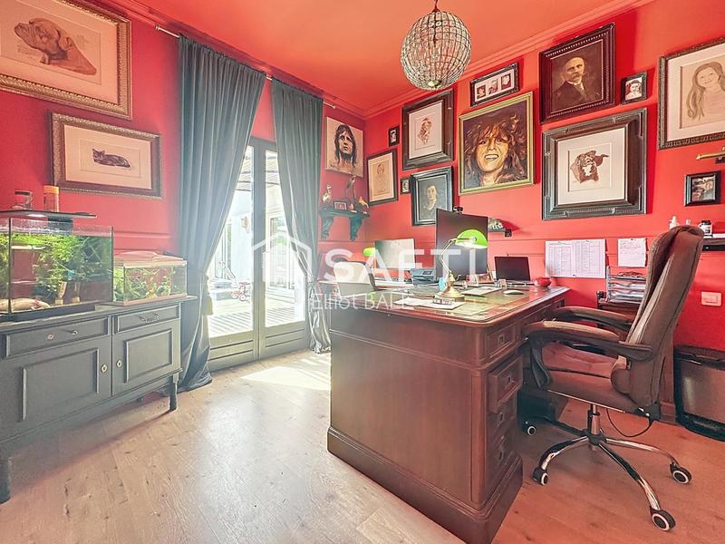 Maison - 298 m² - 10 pièces