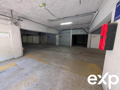 Parking / Garage - 11 m²