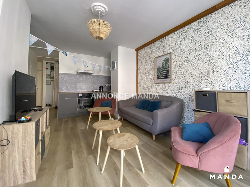 Chambre - 9 m² - 5 pièces