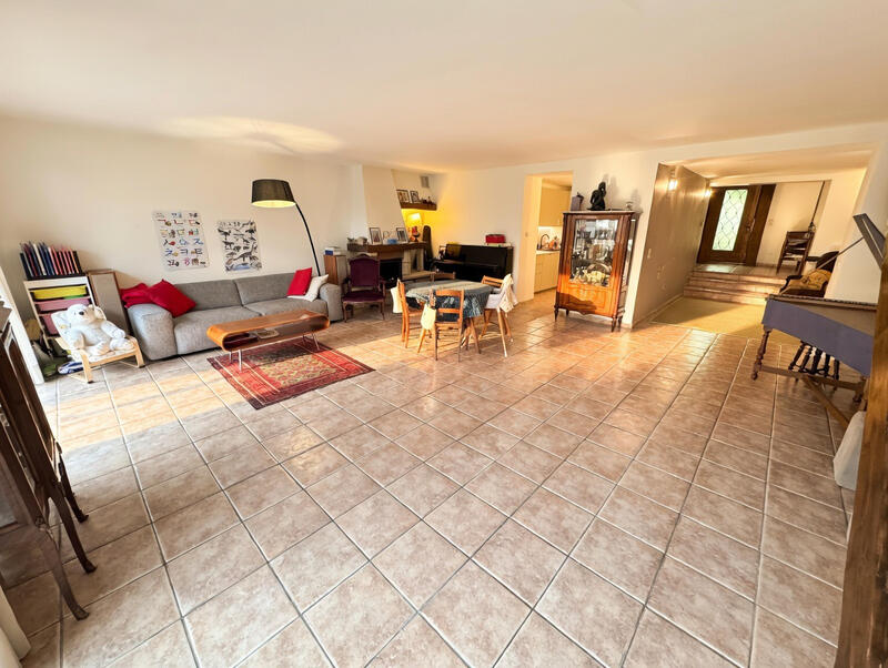 Maison - 196 m² - 7 pièces