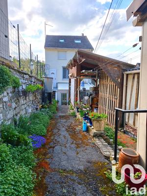 Maison - 90 m² - 5 pièces