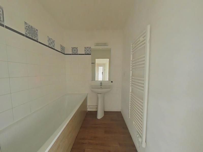 Appartement ancien - 65 m² - 3 pièces