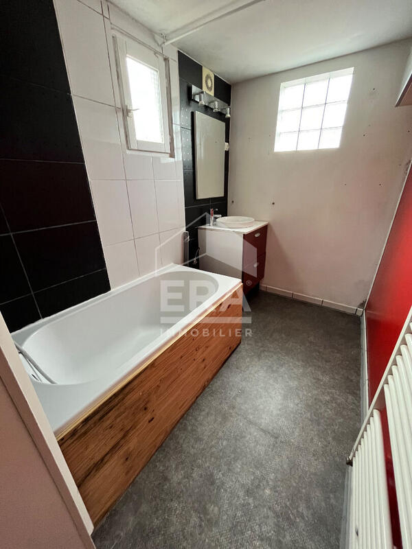 Maison - 100 m² - 6 pièces