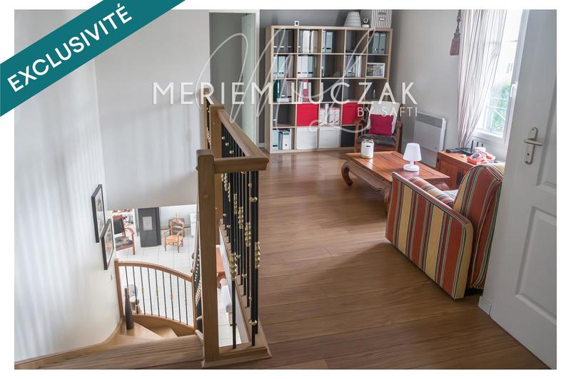 Maison - 199 m² - 7 pièces