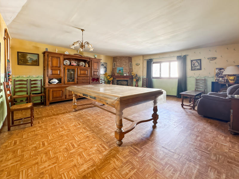 Maison - 239 m² - 11 pièces