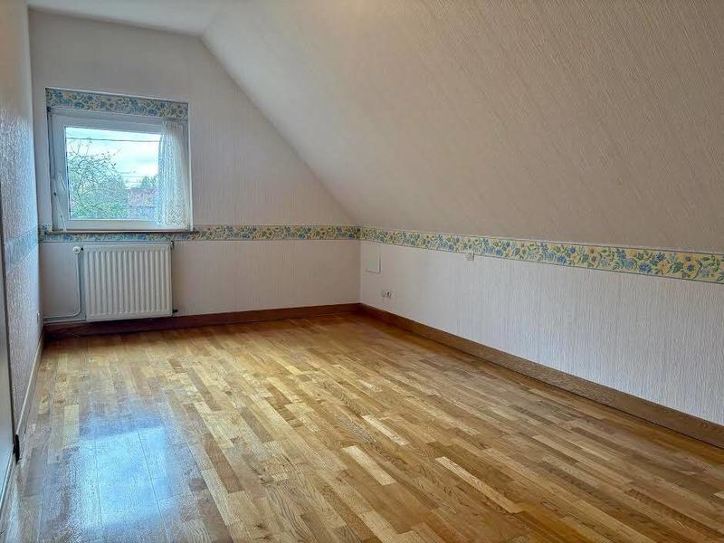 Maison - 185 m² - 8 pièces