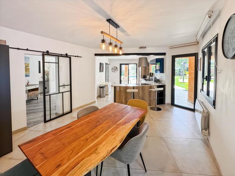 Villa - 350 m² - 9 pièces