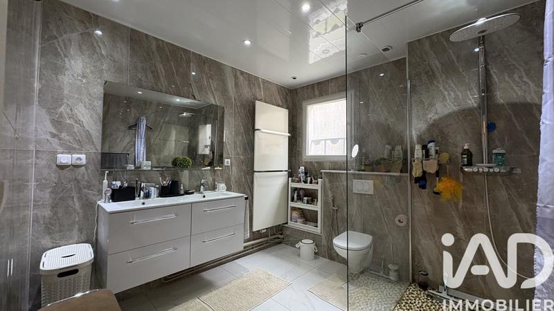 Maison - 180 m² - 7 pièces