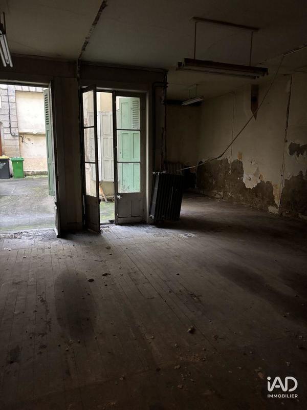 Local commercial - 219 m²