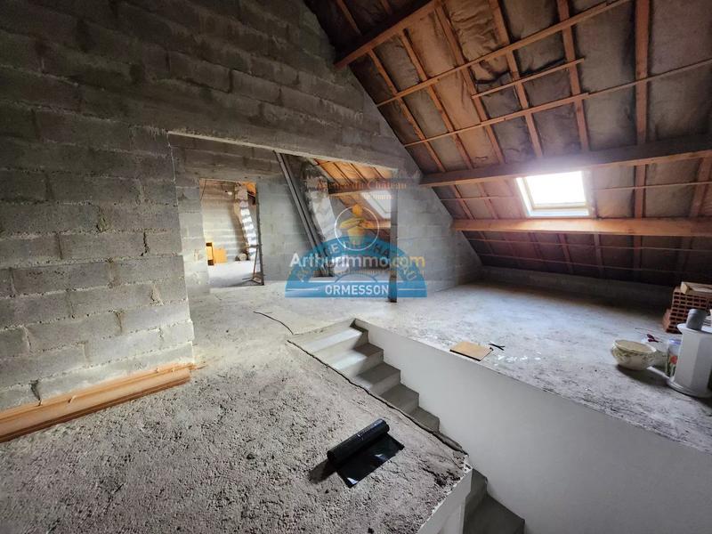 Maison - 200 m² - 8 pièces