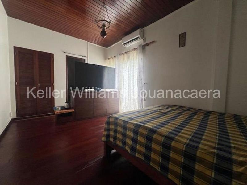 Villa - 179 m² - 9 pièces