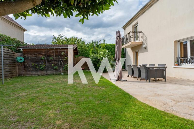 Maison - 250 m² - 8 pièces