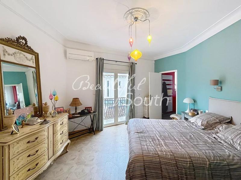 Maison de ville - 297 m² - 8 pièces