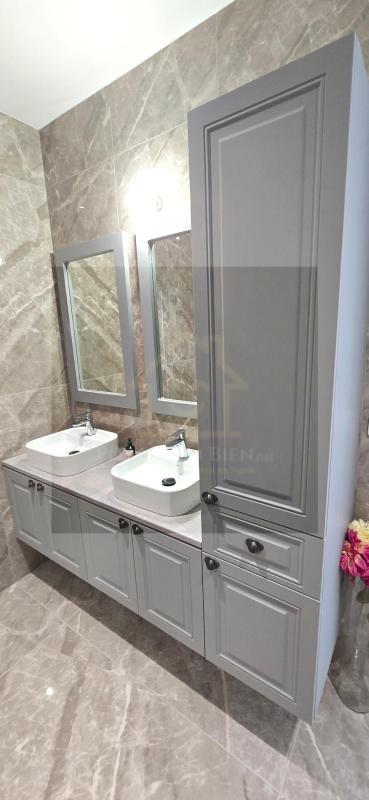 Maison - 315 m² - 8 pièces