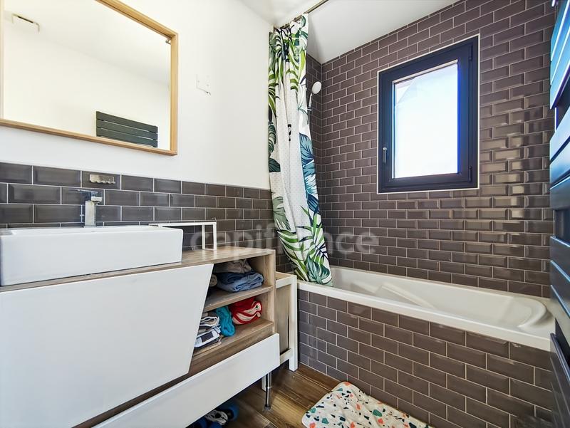 Maison - 163 m² - 6 pièces