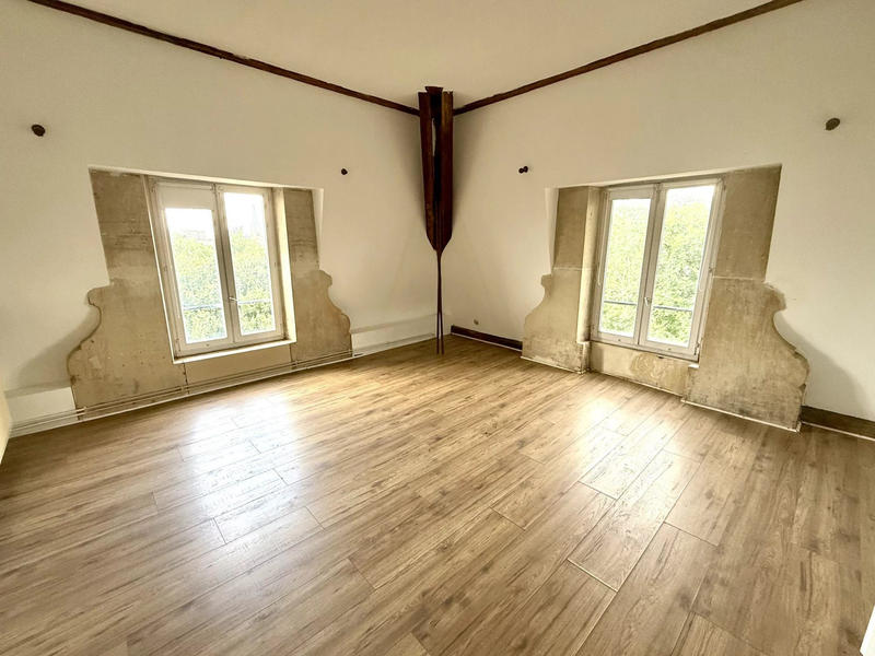 Château - 1 200 m² - 26 pièces