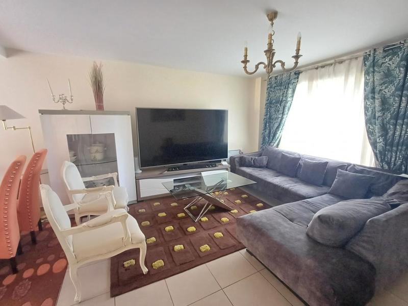 Maison - 93 m² - 5 pièces