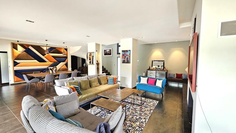 Propriété - 231 m² - 7 pièces