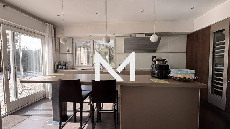 Villa - 174 m² - 6 pièces