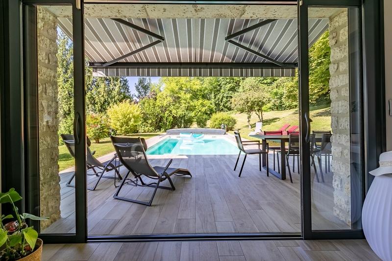 Maison - 220 m² - 6 pièces