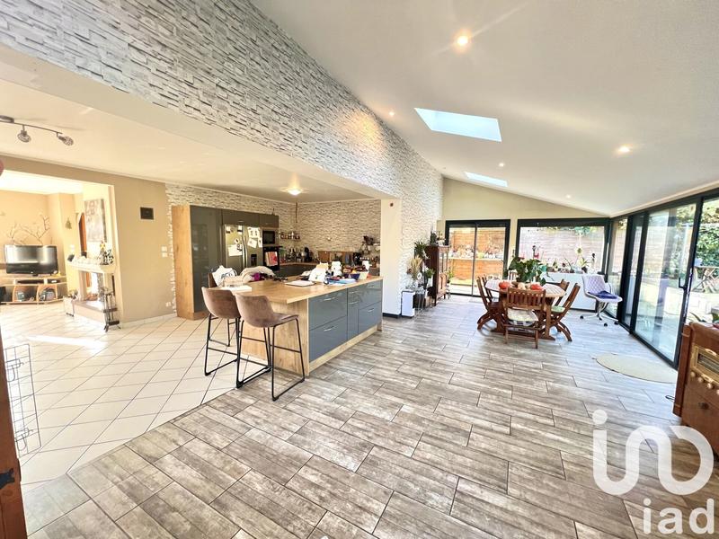 Maison - 183 m² - 7 pièces