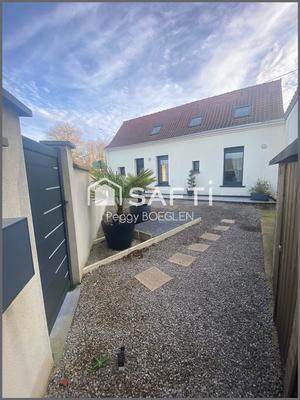 Maison - 110 m² - 9 pièces