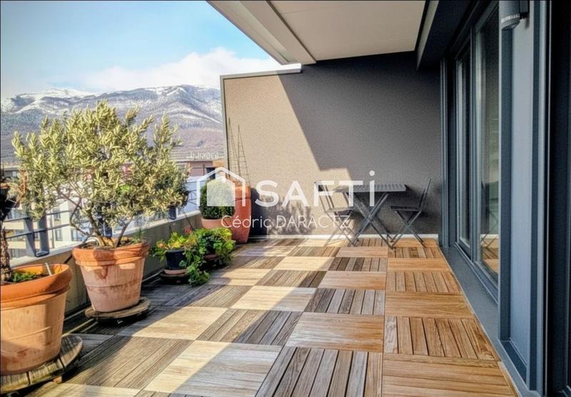 Appartement - 210 m² - 6 pièces