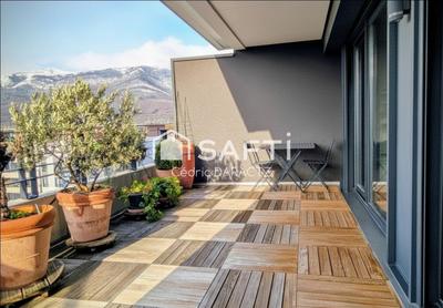 Appartement - 210 m² - 6 pièces