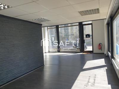 Local commercial - 70 m² - 4 pièces