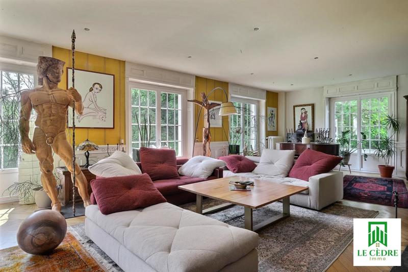 Maison - 465 m² - 15 pièces