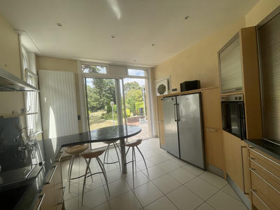 Maison - 337 m² - 10 pièces