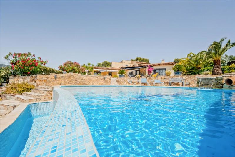 Villa - 196 m² - 4 pièces