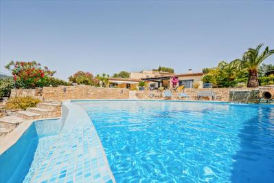 Villa - 196 m² - 4 pièces