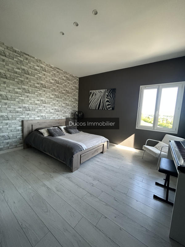 Maison - 180 m² - 5 pièces