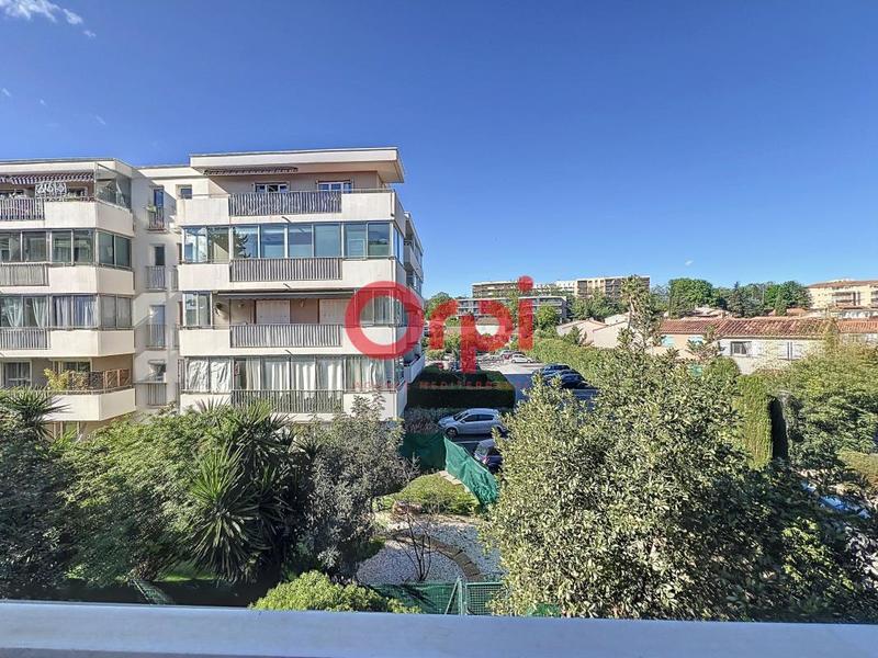 Studio - 12 m² - 1 pièce